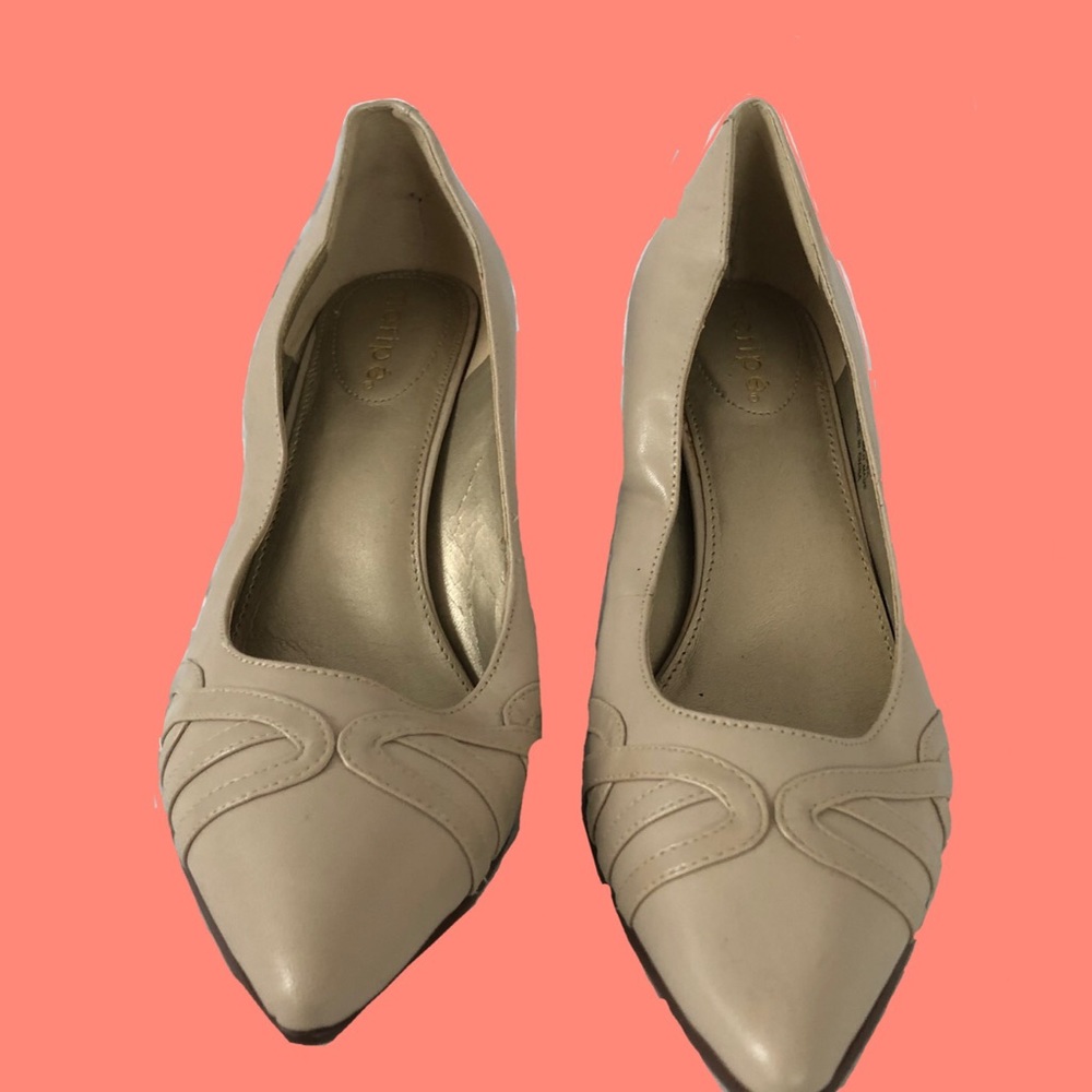 NWOT - VTG Maripe Beige Leather Heels Sz 6.5
